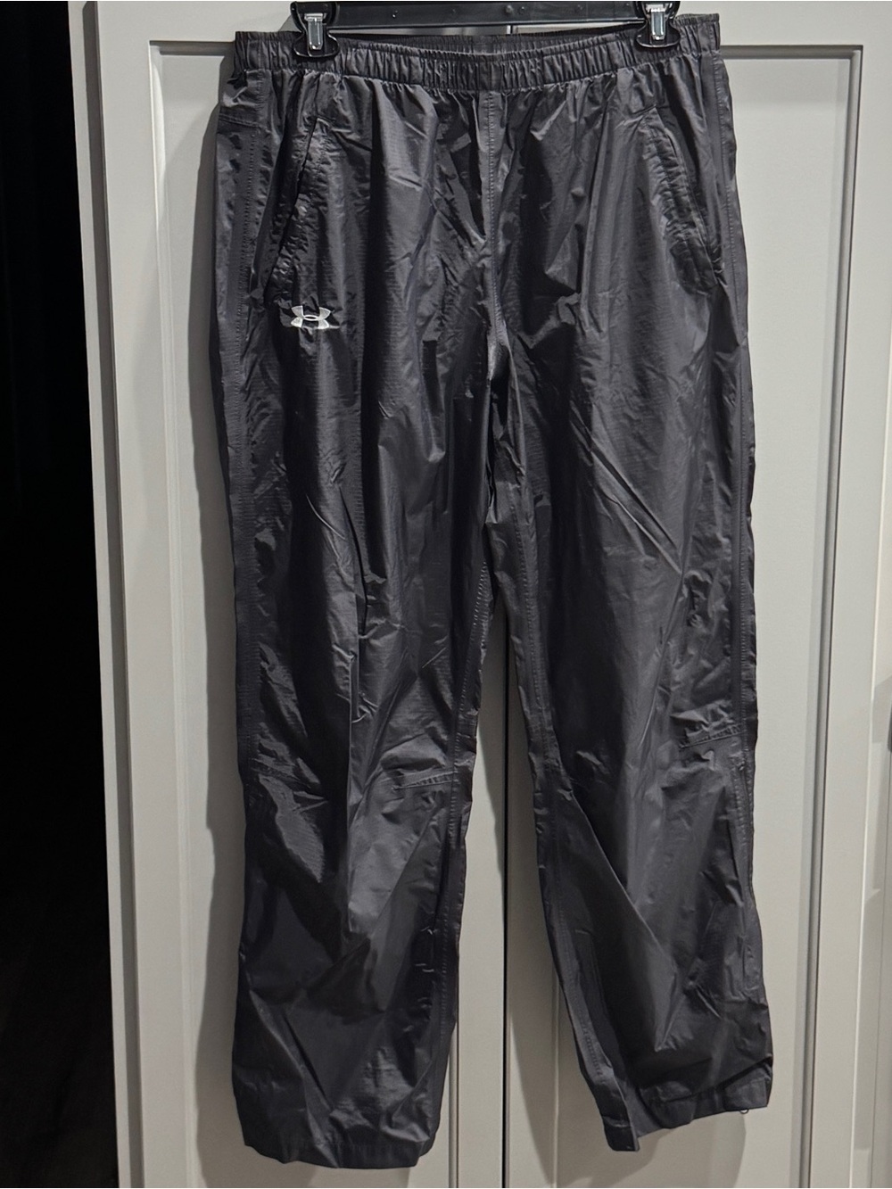 Under Armour Men's Black Water Repellent Rain Windbreaker pants